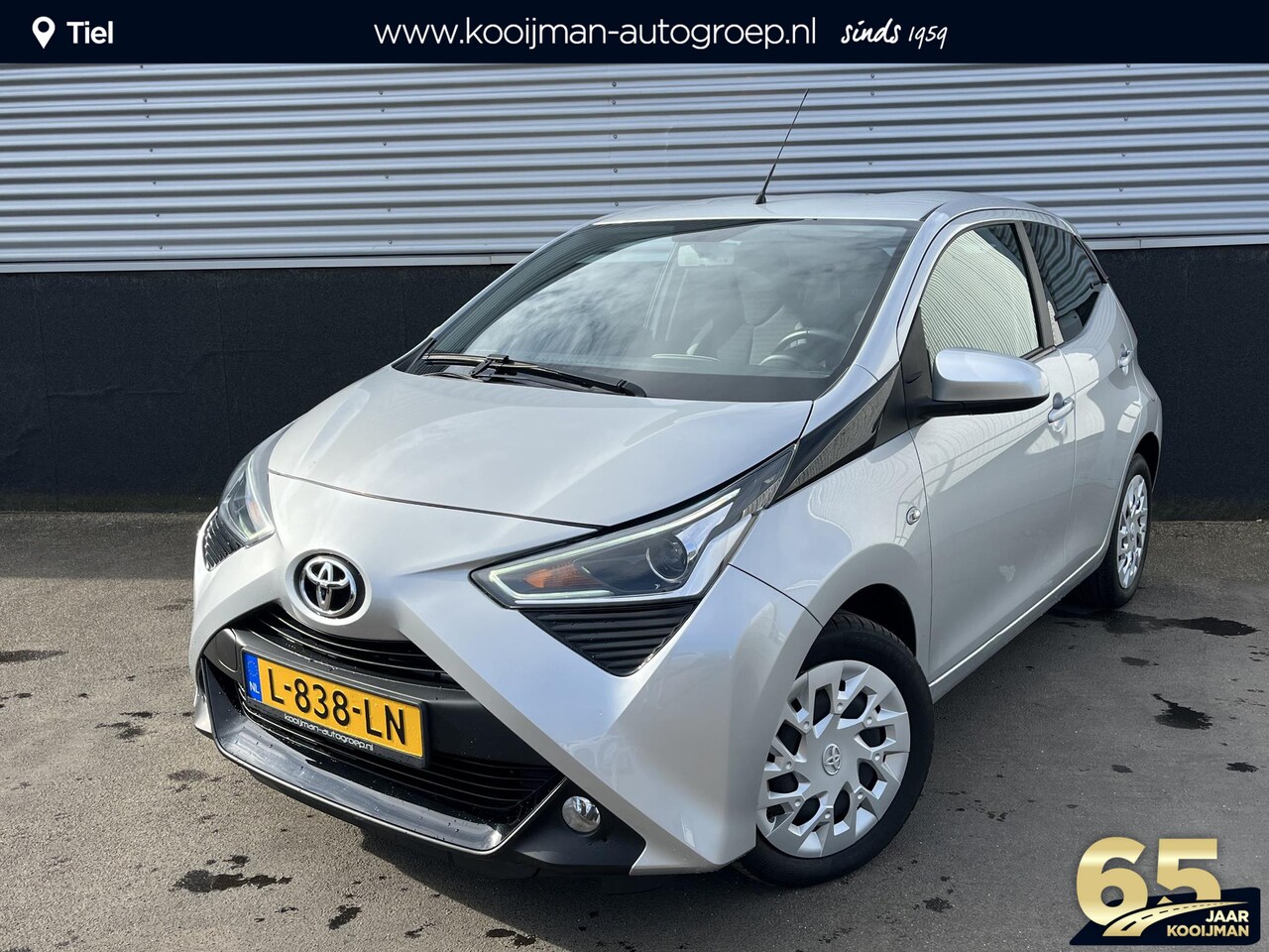 Toyota Aygo - 1.0 VVT-i X-Play Limited Automaat | Incl: AppleCarplay / Android Auto Navigatie | Airco | - AutoWereld.nl