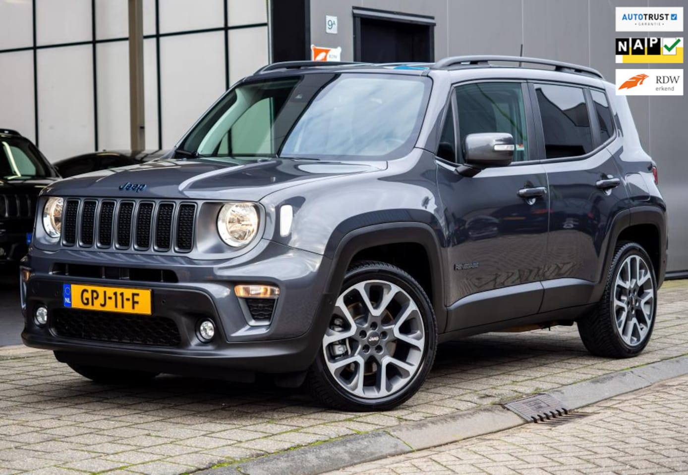 Jeep Renegade - 4xe 240 Plug-in Hybrid S - AutoWereld.nl