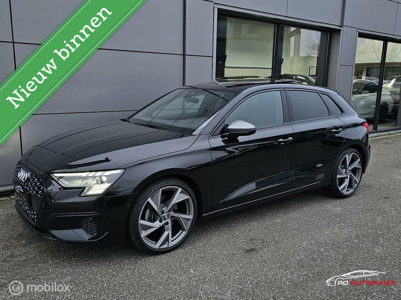 Audi A3 Sportback - 35 TFSI S-line Panorama/RS seats/Camera/19" - AutoWereld.nl