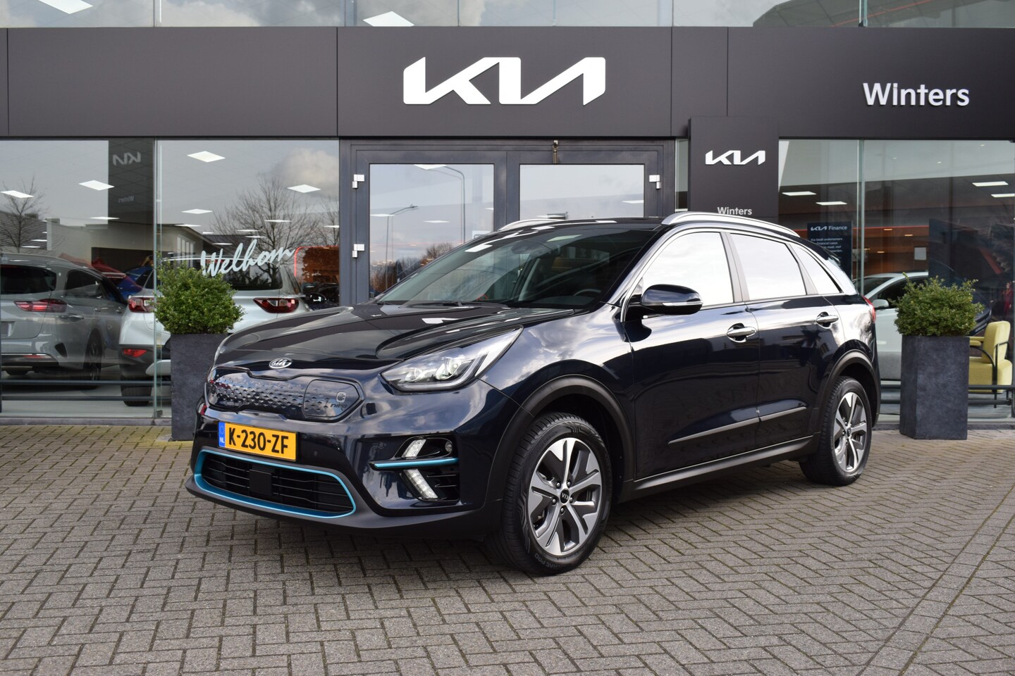 Kia e-Niro - DynamicPlusLine 64kWh 3-Fase ECC 10"Navi+Camera+BT Stoel+StuurVerw. SK-dak PrivacyGlas Tre - AutoWereld.nl