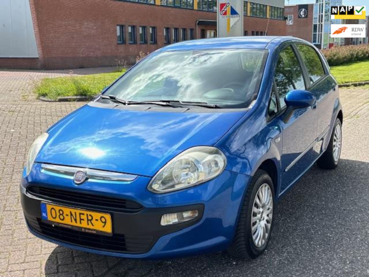 Fiat Punto Evo - 1.4 Dynamic 5-Drs Automaat ECC Audio-CD/MP3 Cruisecontrol ABS getint glas Electric pakket - AutoWereld.nl