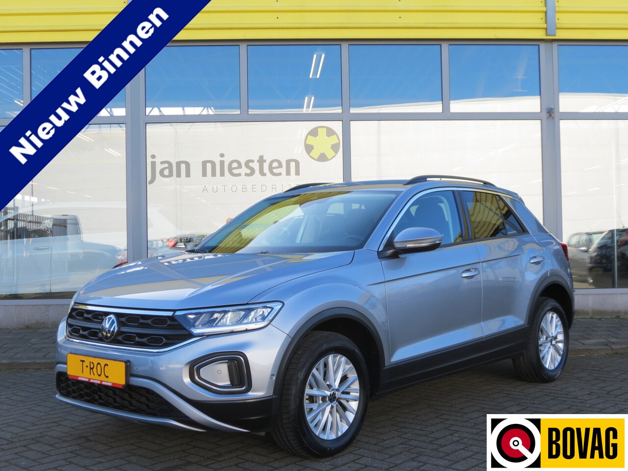 Volkswagen T-Roc - 1.0 TSI Life -110pk- | LED | App Connect | Parkeer Assistent | Lane Assist | Climate Contr - AutoWereld.nl