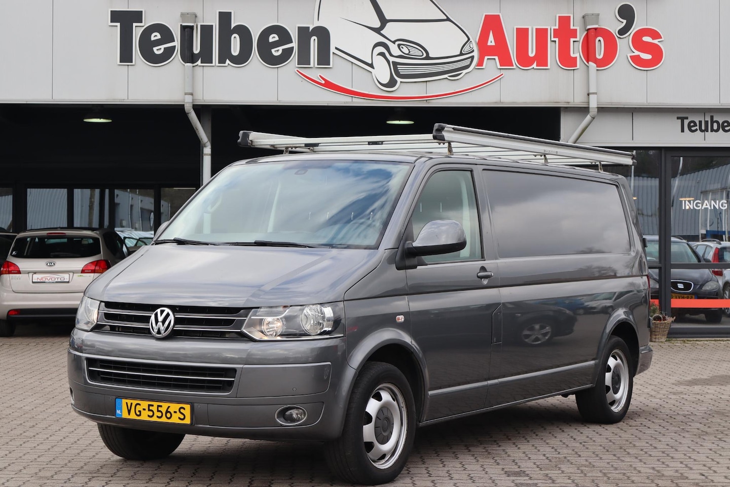 Volkswagen Transporter - 2.0 TDI L2H1 DC Trendline Bijrijdersbank, Cruise control, Trekhaak, Airco, Elektrische ram - AutoWereld.nl