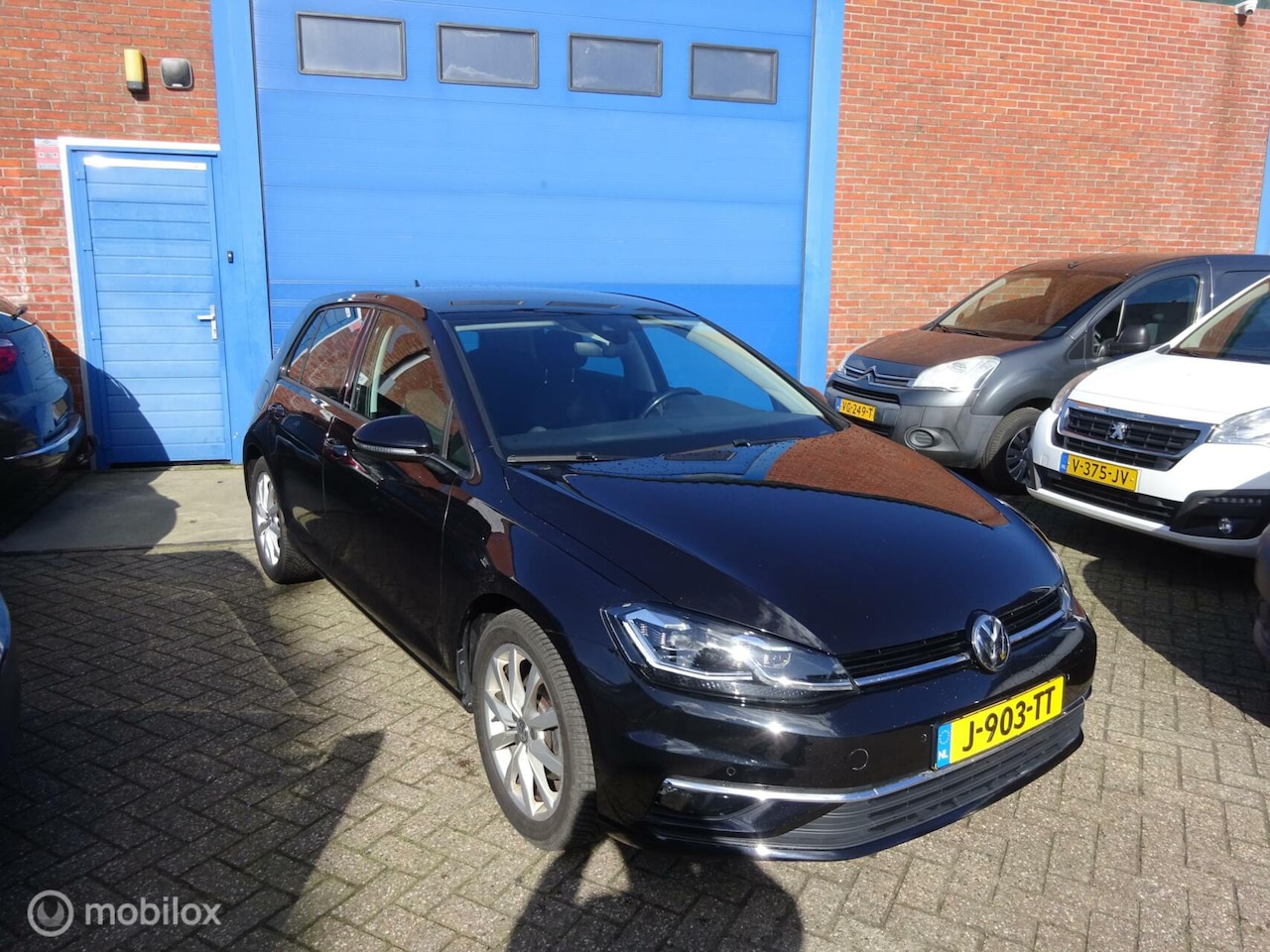 Volkswagen Golf - 1.5 TSI Highline 1.5 TSI Highline - AutoWereld.nl