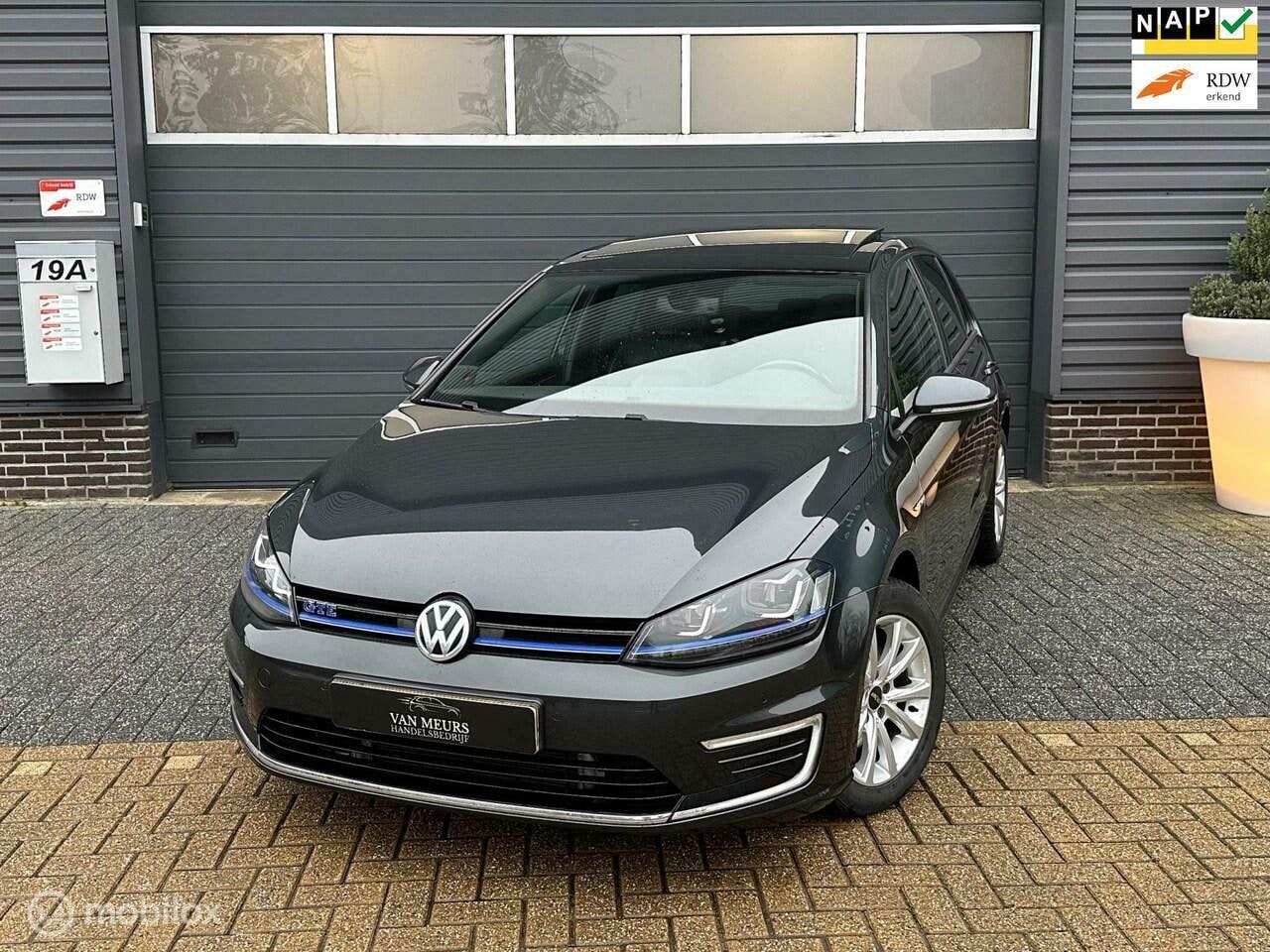 Volkswagen Golf - 1.4 TSI GTE 1.4 TSI GTE, apk 05-2025, leer, panodak, xenon, trekhaak - AutoWereld.nl