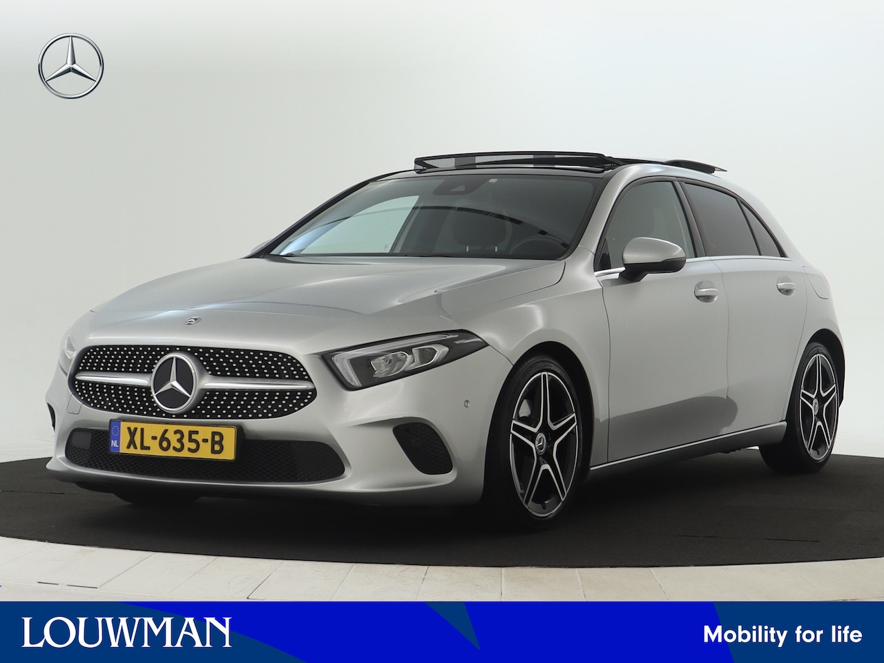 Mercedes-Benz A-klasse - 200 AMG | Panoramadak | Keyless Go |  Sfeerverlichting | Parkeerpakket met Camera | LED | - AutoWereld.nl