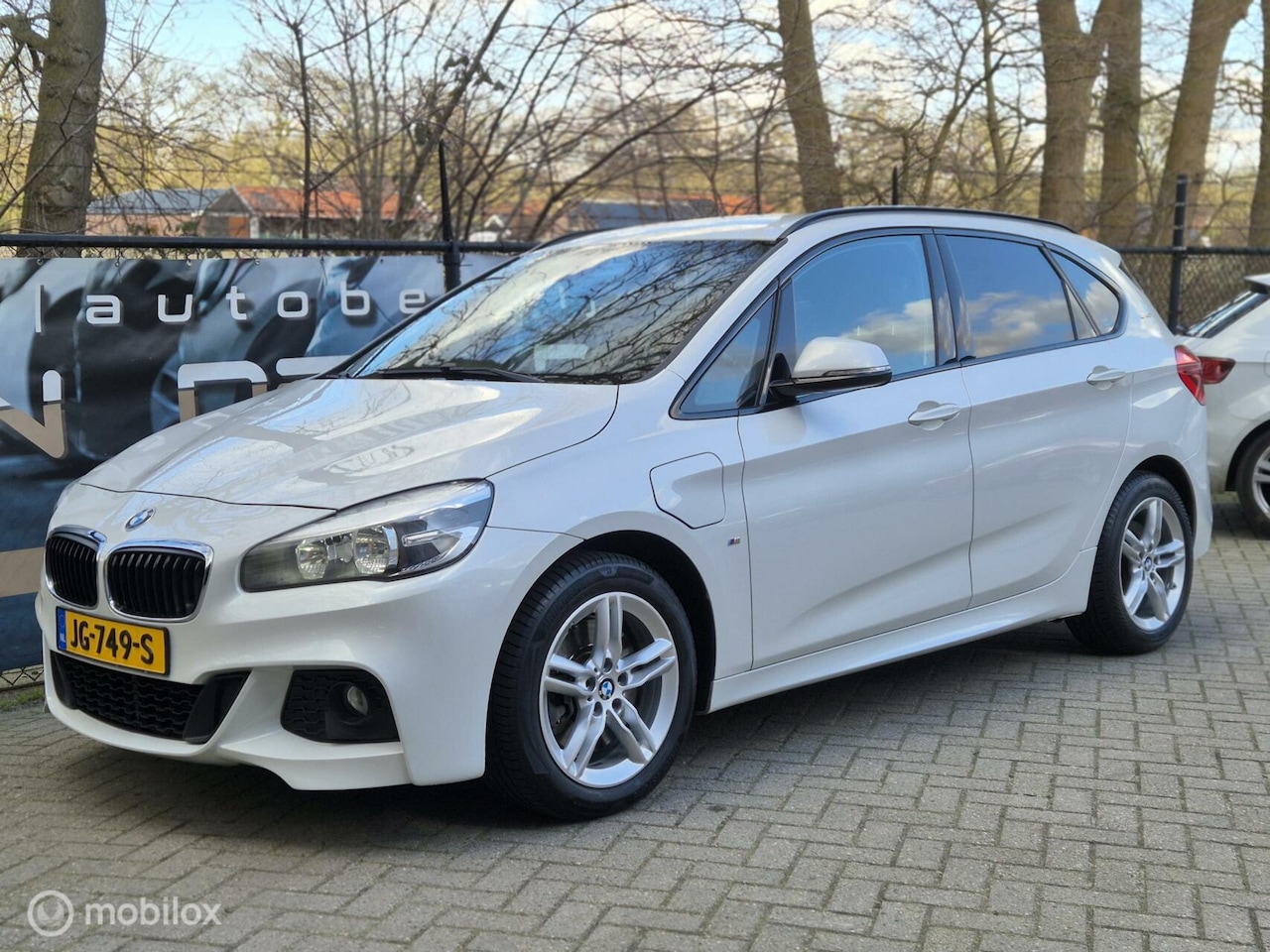 BMW 2-serie Active Tourer - 225xe Centennial High Executive | Plug-in Hybrid | AUT | M-Pakket | LEDER | PDC | - AutoWereld.nl