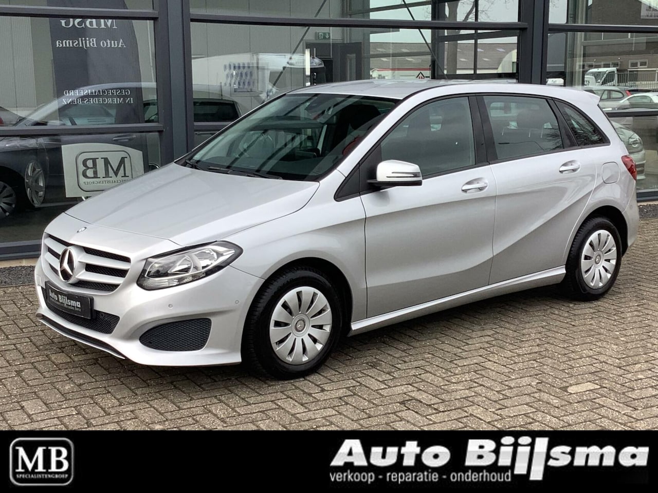 Mercedes-Benz B-klasse - 180 180, navigatie, parkeersensoren, stoelverwarming - AutoWereld.nl