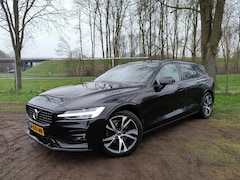 Volvo V60 - 2.0 B4 R-Design 200pk AUTOMAAT | ADAP CRUISE | HAAK | DODEHOEK | NAVI |