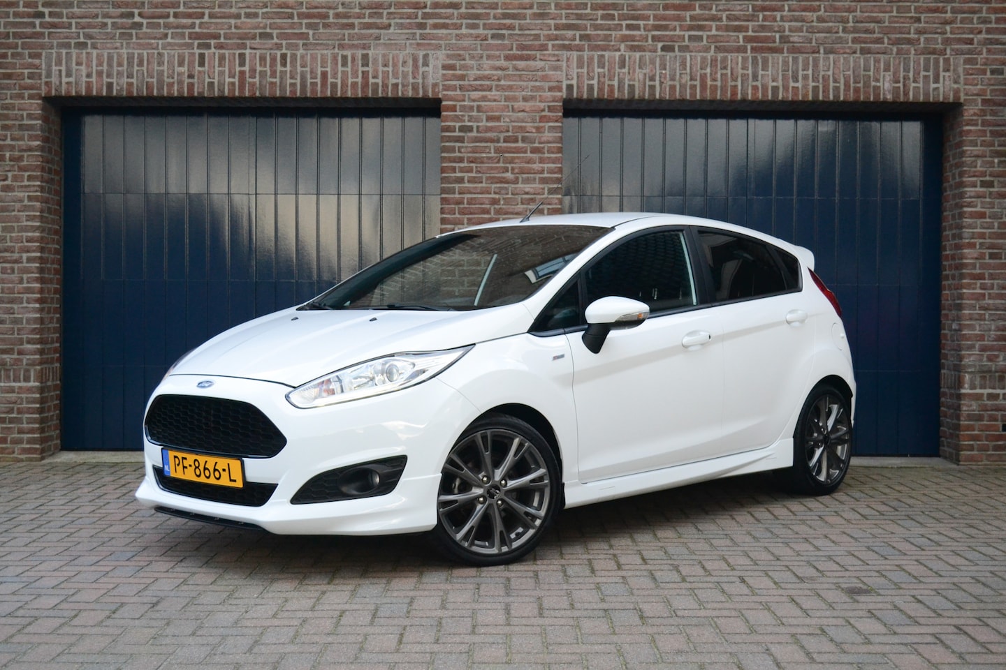 Ford Fiesta - 1.0 EcoBoost ST Line | NL-Auto | Navigatie | Clima | Parkeersensoren - AutoWereld.nl