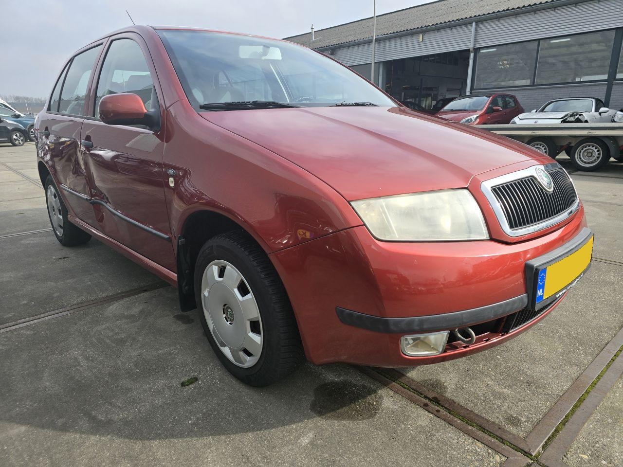 Skoda Fabia - 1.5-16V Comfort Automaat 5.Drs Bjr.2001 - AutoWereld.nl