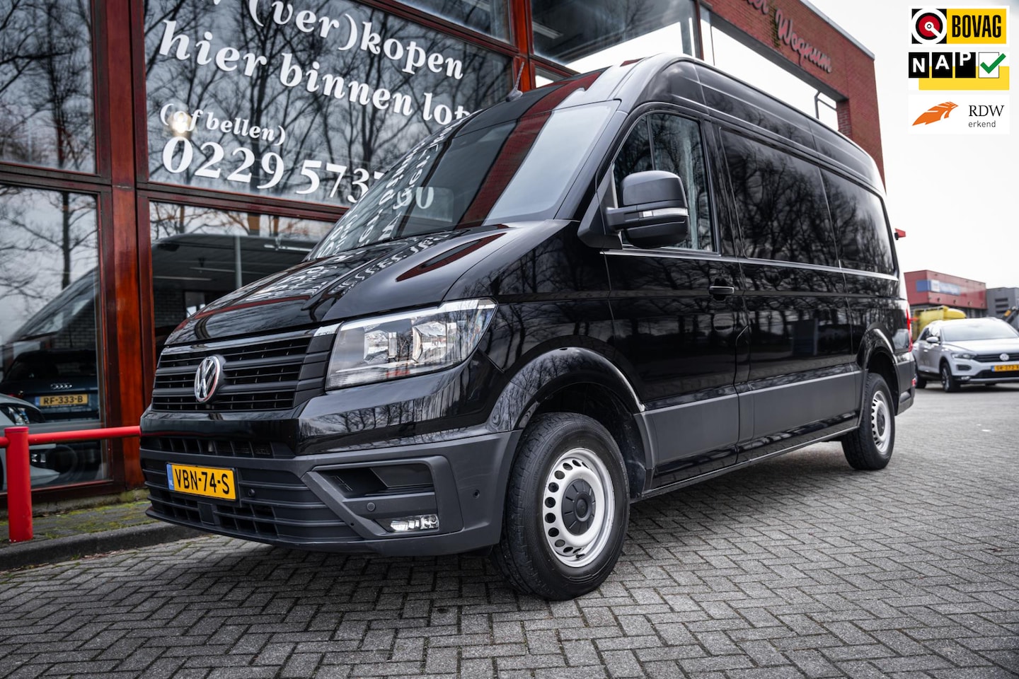 Volkswagen Crafter - 35 2.0 TDI L3H3 Highline | Automaat | App-Connect | Cruise control | Trekhaak | Parkeer ca - AutoWereld.nl