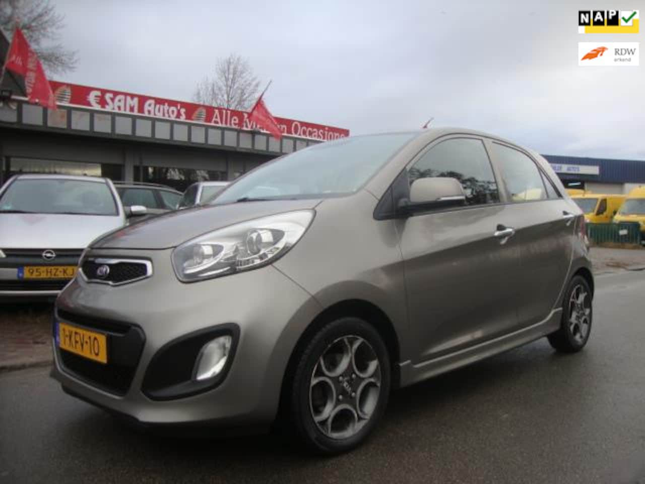 Kia Picanto - 1.0 CVVT ISG Design Edition 1.0 CVVT ISG Design Edition ( Airco ) - AutoWereld.nl