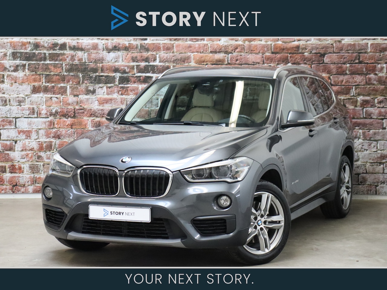 BMW X1 - sDrive20i High Executive Automaat / Navigatiesysteem Plus / Head-Up Display / Leder / Stoe - AutoWereld.nl