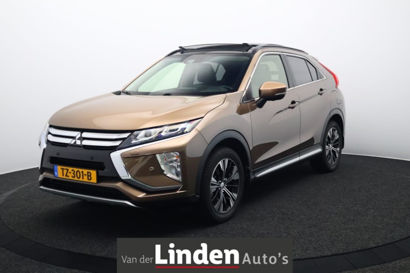 Mitsubishi Eclipse Cross - 1.5 DI-T 4WD Instyle AUTOMAAT | Leer | Afn. Trekhaak | Stoel/Stuurverwarming | Camera | Pa - AutoWereld.nl