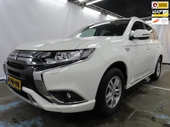 Mitsubishi Outlander - 2.4 PHEV Pure 4WD + Camera+Apple-CarPlay-Android+2 oplaad Snoeren = INCL-BTW