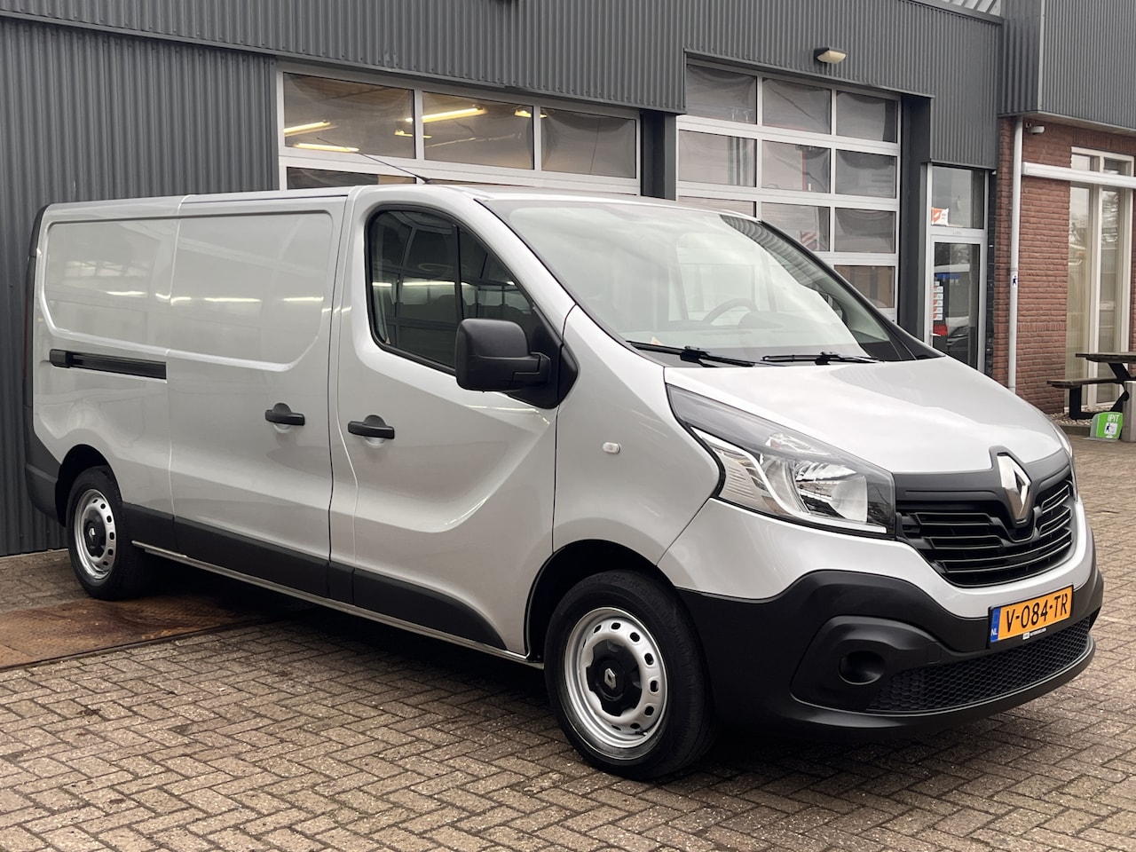 Renault Trafic - 1.6 dCi T29 L2H1 Airco Cruise control Bluetooth telefoon voorbereiding Kastinrichting Park - AutoWereld.nl