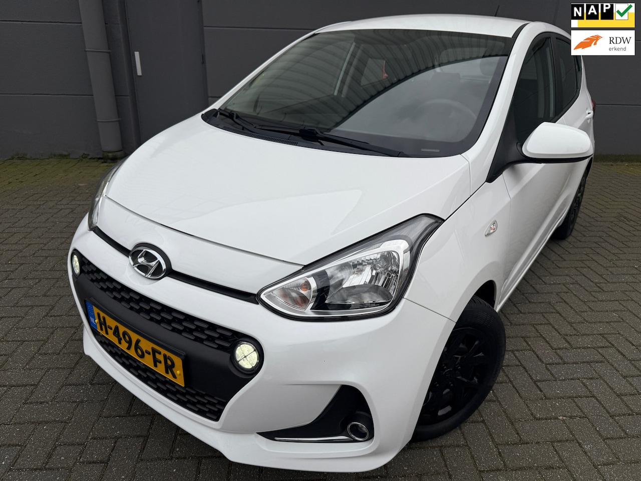 Hyundai i10 - 1.0i Comfort*PARK SENSOREN*CRUISE*AIRCO*APK*NAP*ISOFIX*1EIGNAAR*NL AUTO - AutoWereld.nl