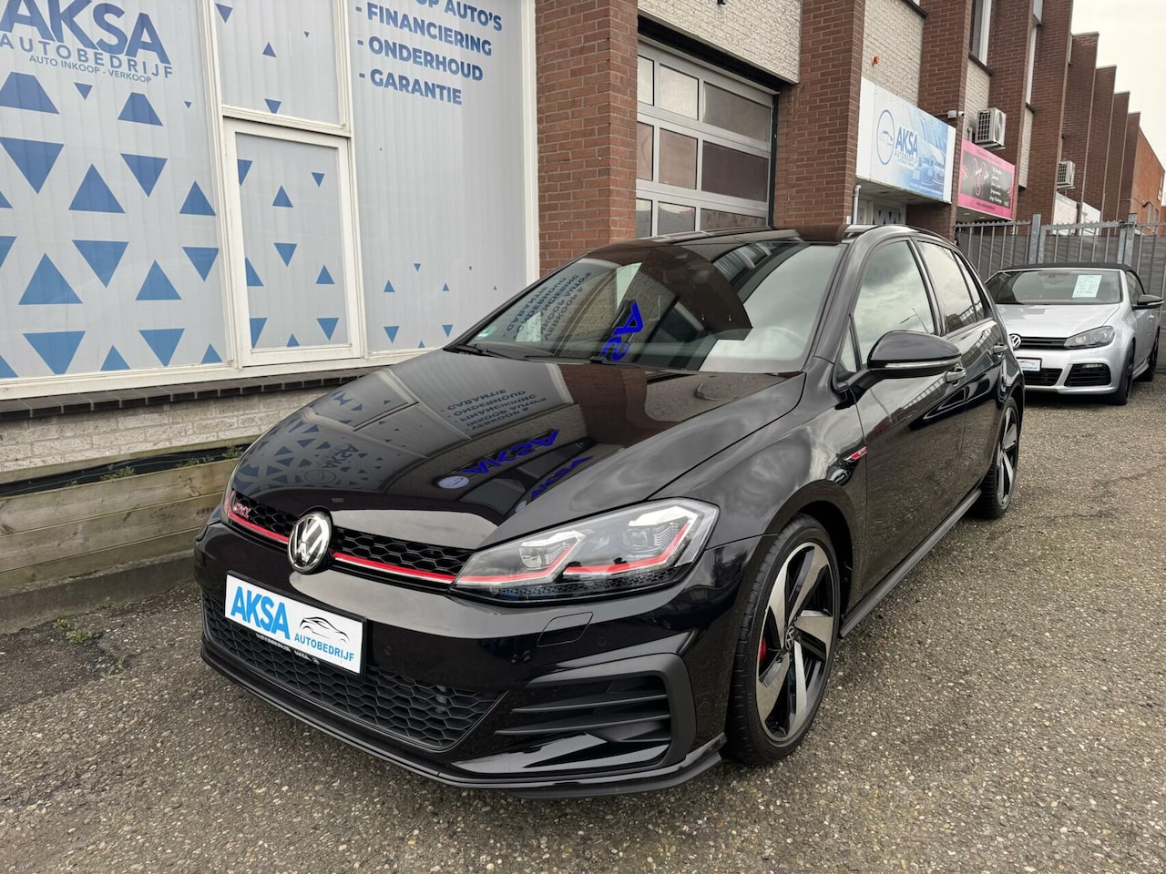 Volkswagen Golf - 2.0 TSI GTI 245pk Performance Blindspot/ACC/LaneAssist/18inch/DigitalCockpit/Garantie/Lane - AutoWereld.nl