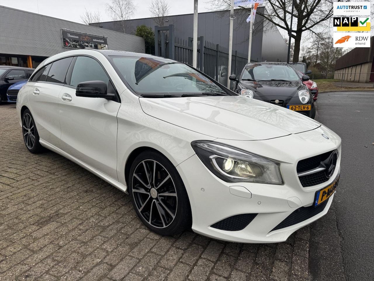 Mercedes-Benz CLA-klasse Shooting Brake - 180 Ambition AMG -line , panoramadak, leder, adaptive cruise, camera xenon-led, etc - AutoWereld.nl