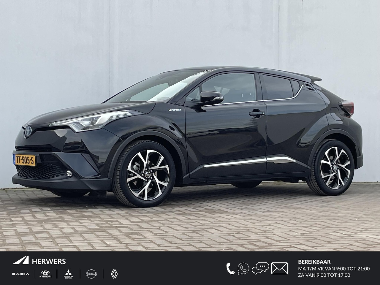 Toyota C-HR - 1.8 Hybrid Dynamic / Navigatie/ Adaptieve Cruise / 18" Lm. velgen / Lederen bekleding - AutoWereld.nl