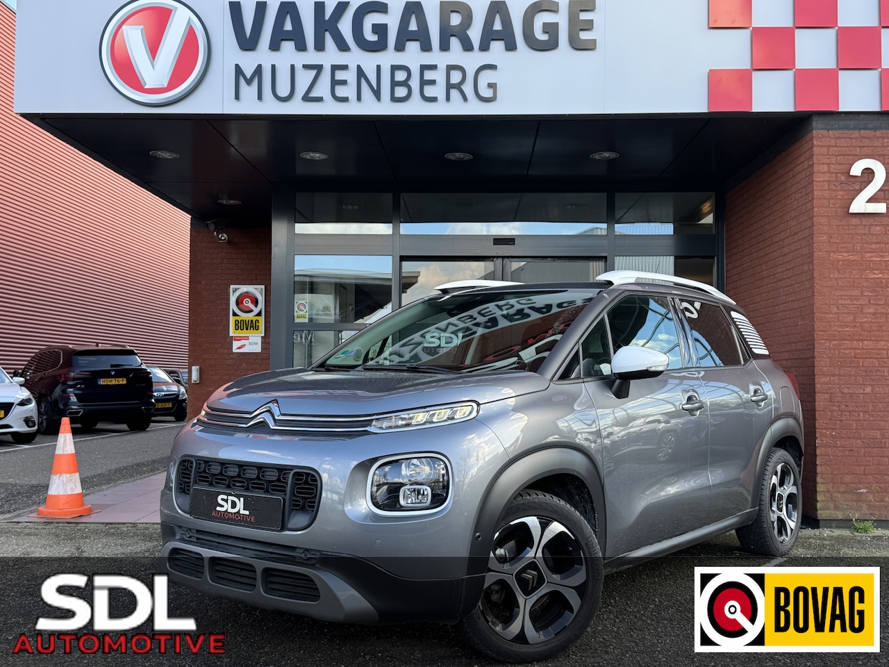 Citroën C3 Aircross - 1.2 PureTech S&S Shine // NAVI // CRUISE // CAMERA // CLIMA // DODEN HOEK SENSOR // APPLE - AutoWereld.nl