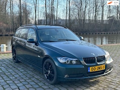 BMW 3-serie Touring - 325i Automaat leerbekeleding trekhaak cruis control