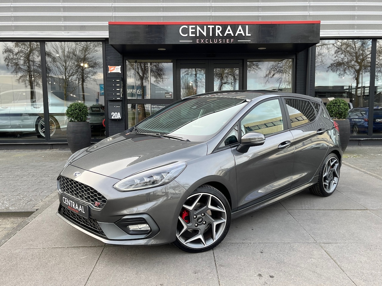 Ford Fiesta - 1.5 EcoBoost ST-3 200PK|Recaro|B&O|Camera|Keyless|Carplay|Navi|Stoelverwarming - AutoWereld.nl