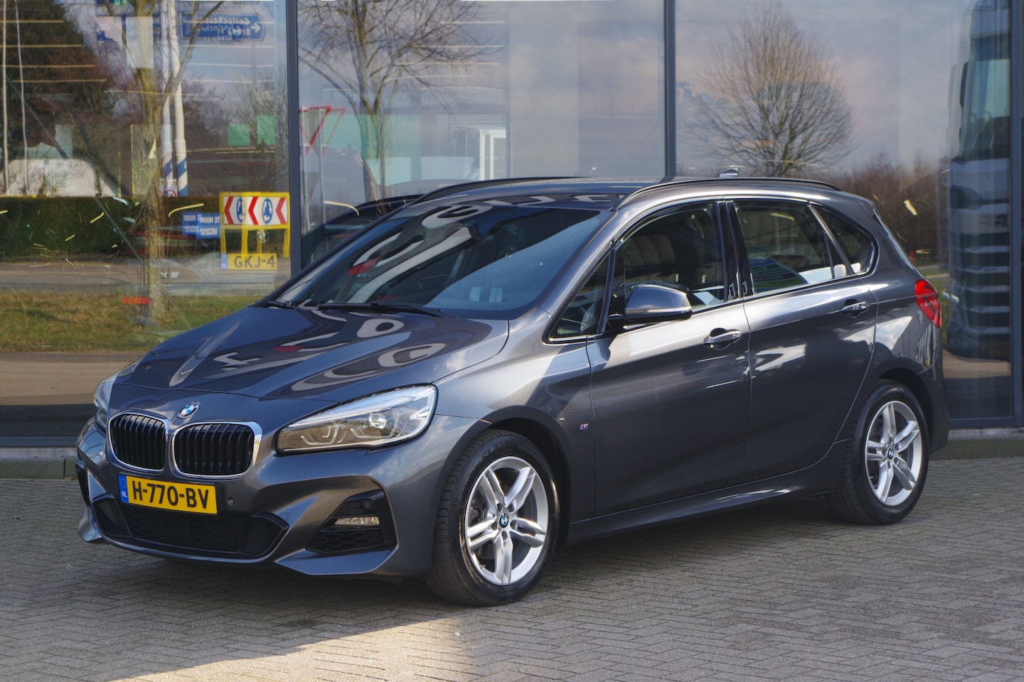 BMW 2-serie Active Tourer - 218i 141 PK Automaat M-Sport High Executive, Leder, Head-Up, Stoelverwarming - AutoWereld.nl