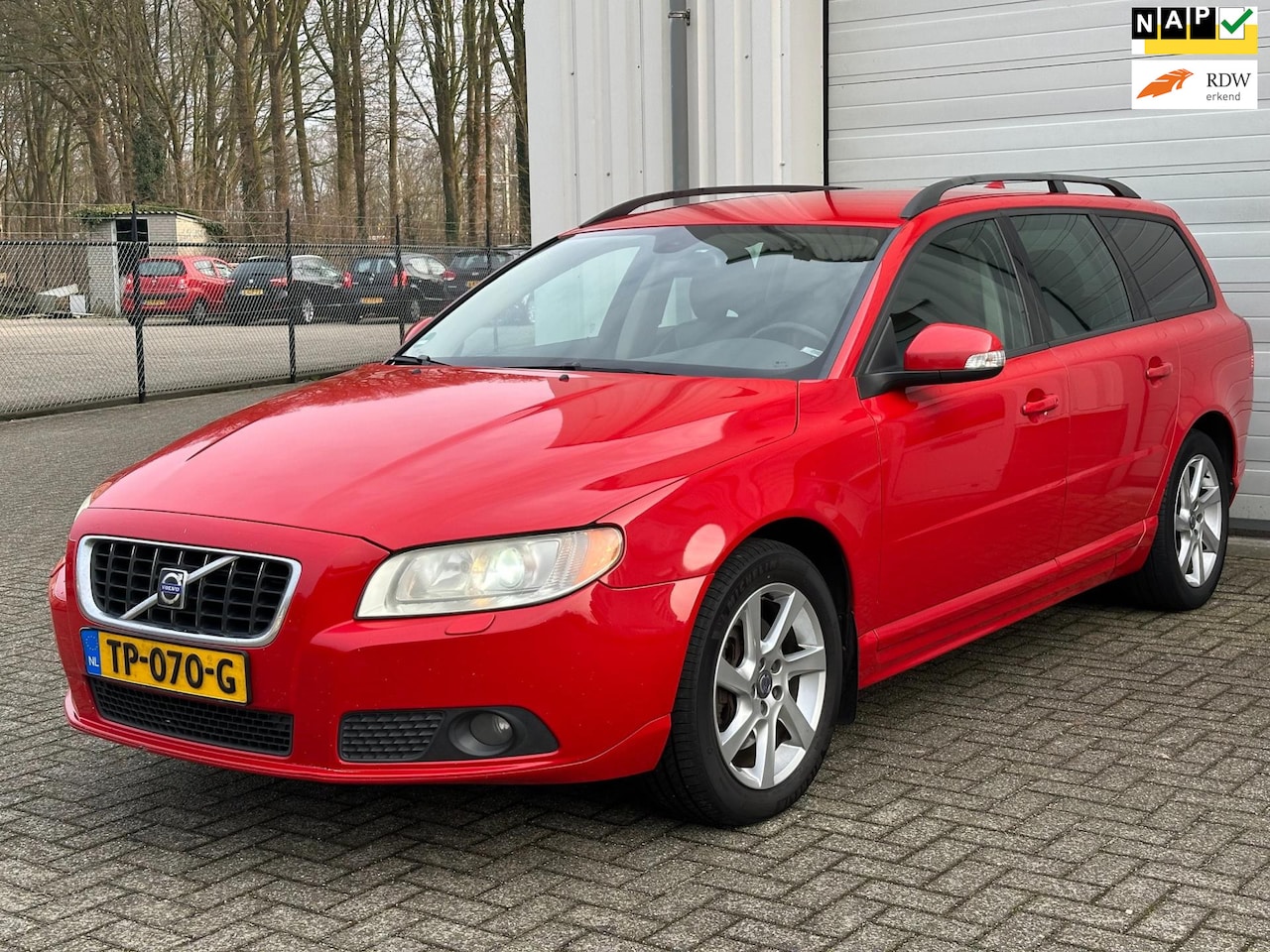 Volvo V70 - 2.5T Momentum Half Leder, Automaat, Climate, Cruise, Xenon! - AutoWereld.nl