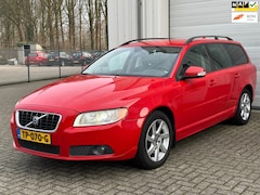 Volvo V70 - 2.5T Momentum Half Leder, Automaat, Climate, Cruise, Xenon