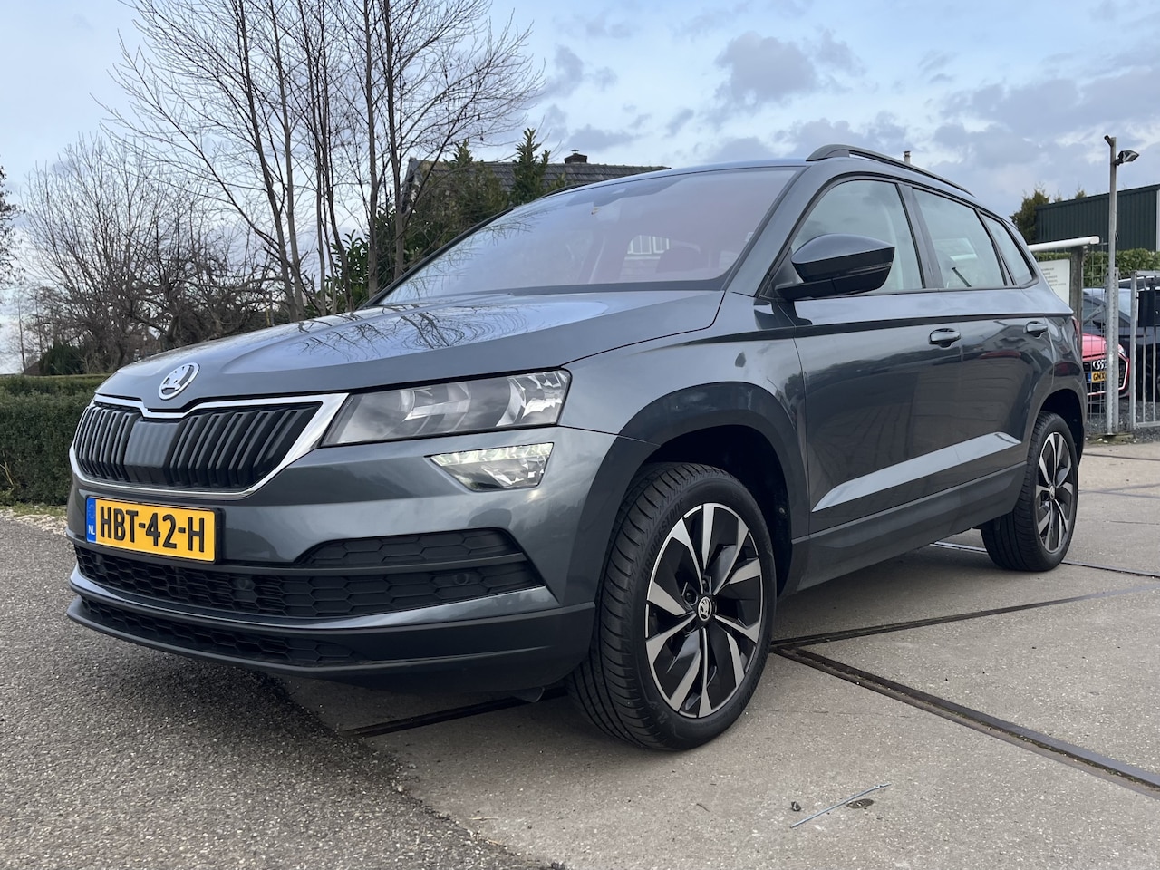 Skoda Karoq - 1.5 TSI ACT Business Edition Automaat Verwarmde voorstoelen | trekhaak | DAB | Apple CarPl - AutoWereld.nl