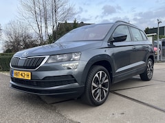 Skoda Karoq - 1.5 TSI ACT Business Edition Automaat Verwarmde voorstoelen | trekhaak | DAB | Apple CarPl