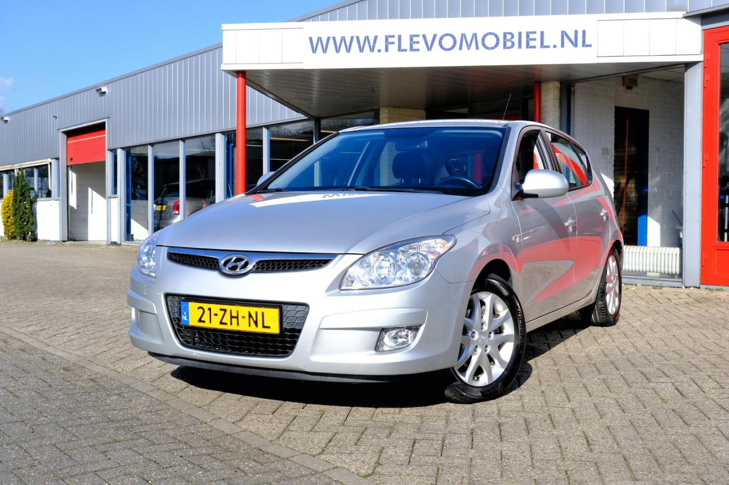 Hyundai i30 - 2.0i Style 5-drs Aut. Clima|Half Leder|LMV - AutoWereld.nl