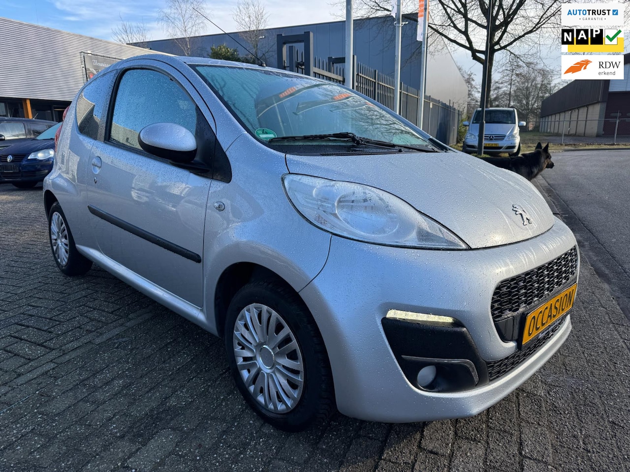 Peugeot 107 - 1.0 Black & Silver airco, elec pakket, nwe apk, stuurbekr, mistlampen, led verlichting, mo - AutoWereld.nl