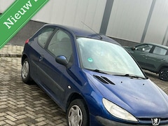 Peugeot 206 - 1.4 Gentry