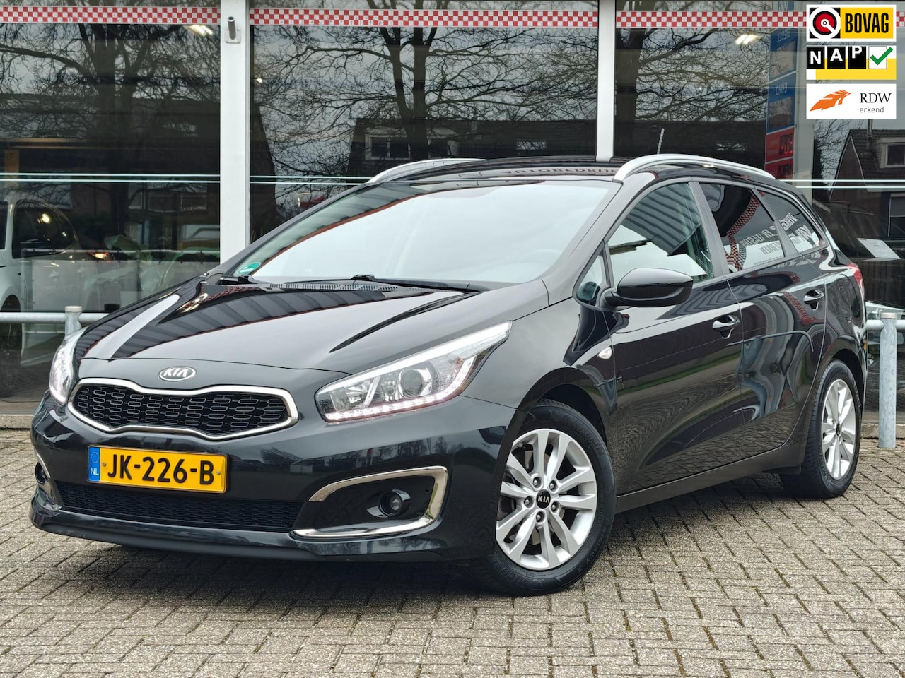 Kia Cee'd Sportswagon - 1.6 GDI First Edition | Trekhaak | Achteruitrijcamera - AutoWereld.nl