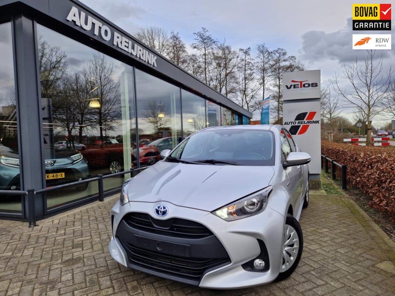 Toyota Yaris - 1.5 Hybrid Active/STOEL-EN STUURVERWARMING/PARKEERSENS A/CARPLAY/WINTERBANDEN - AutoWereld.nl