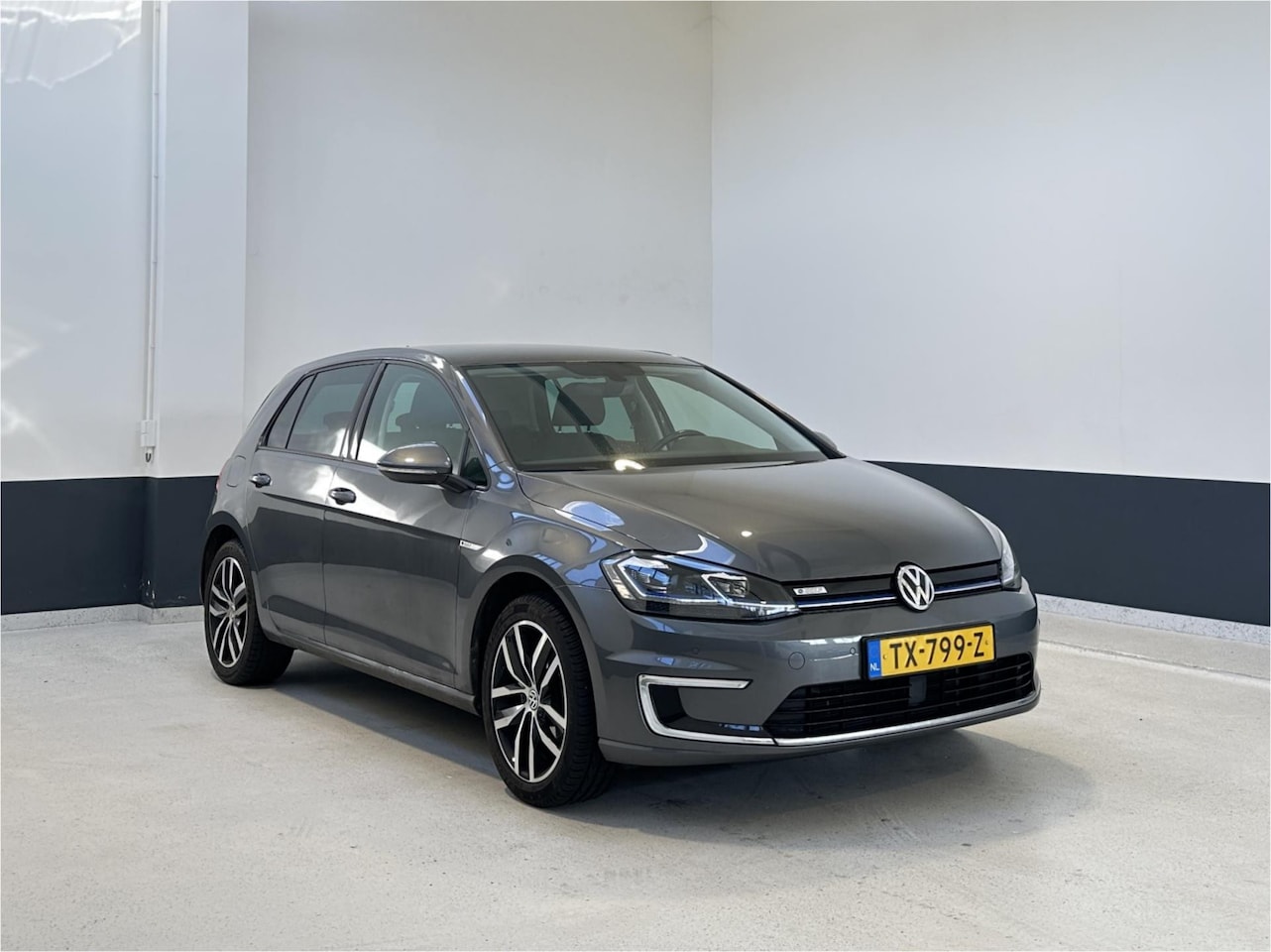 Volkswagen e-Golf - E-Golf |2 Eig | Navigatie |Apple carplay | LM velgen | - AutoWereld.nl