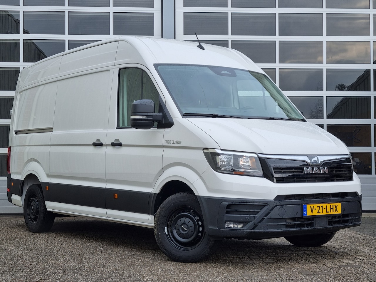 MAN TGE - BPM VRIJ 3.180 L3H3 | TREKHAAK | AUT | NIEUW MODEL - AutoWereld.nl