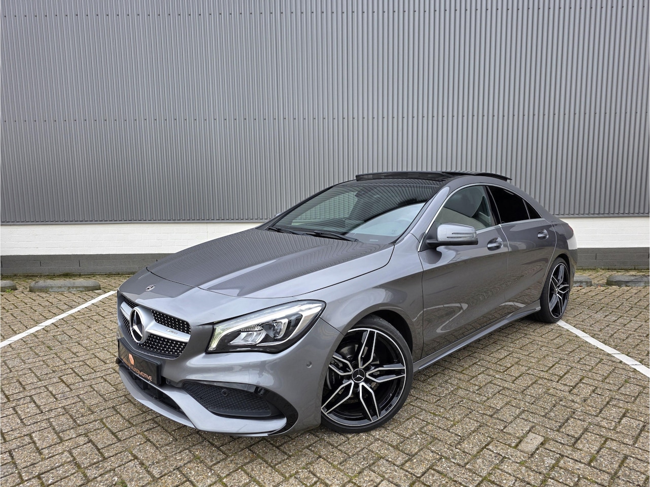 Mercedes-Benz CLA-Klasse - 200 Ambition AMG Panodak Leder Navi PDC MFS - AutoWereld.nl