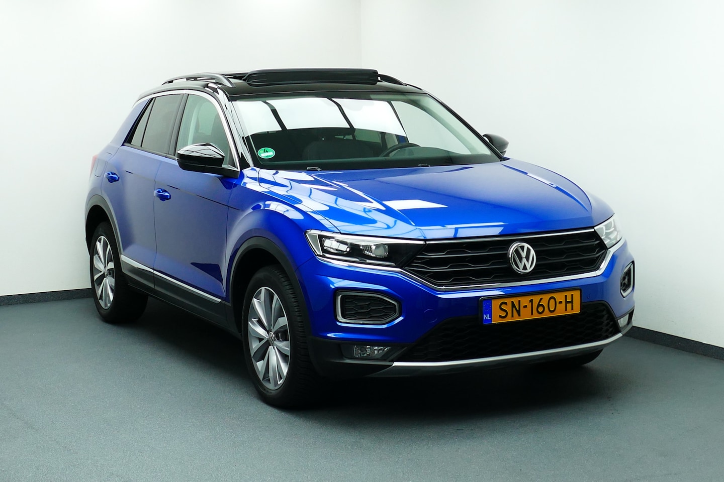 Volkswagen T-Roc - 1.5 TSI Style 1-Eig. Panodak, Navi, Led Koplampen, Clima, Adaptief Cruise - AutoWereld.nl