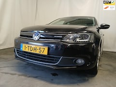 Volkswagen Jetta - 1.4 TSI Hybrid Highline SCHADEAUTO