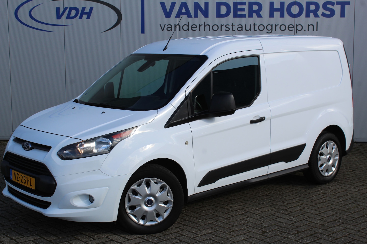 Ford Transit Connect - 1.5-75pk TDCI L1 Trend. Dames en heren ondernemers opgelet ! Nette, luxe en goed onderhoud - AutoWereld.nl