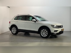 Volkswagen Tiguan - 1.5 TSI 150pk DSG ACT Comfortline Business Panoramadak Navigatie Stoelverwarming DAB+