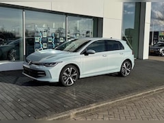 Volkswagen Golf - Life Edition 1.5 eHybrid 150 kW / 204 pk | 18" Velgen | Camera | Cruise Control Adaptief |