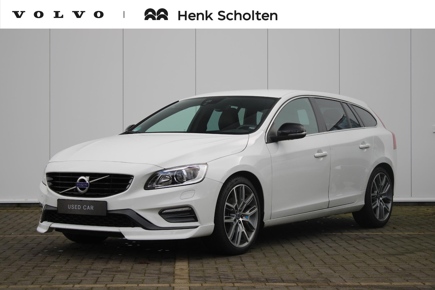 Volvo V60 - T4 190PK 6MT Business Sport | Polestar Styling | 19" Polestar Velgen | R-Design | Stoelver - AutoWereld.nl