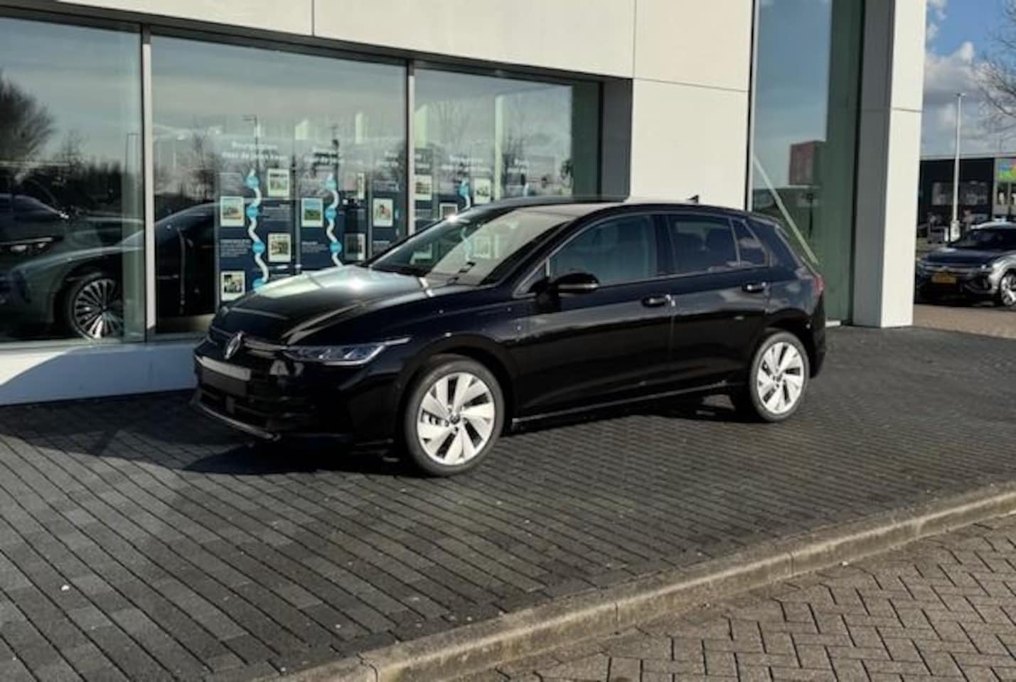 Volkswagen Golf - Life Edition 1.5 eHybrid 150 kW / 204 pk | Camera | Cruise Control Adaptief | Keyless |  D - AutoWereld.nl