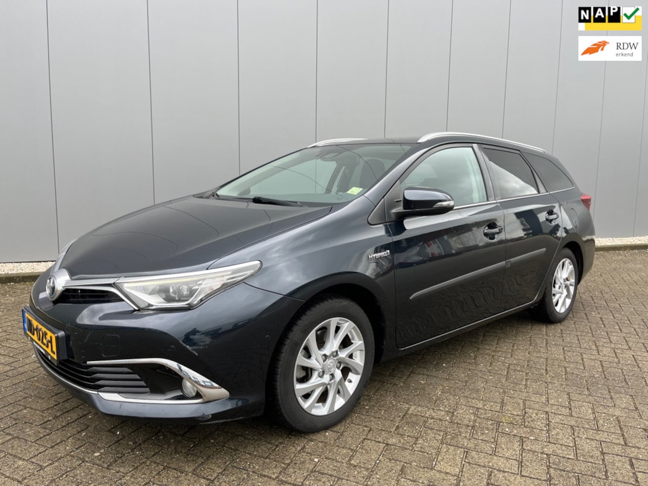 Toyota Auris Touring Sports - 1.8 Hybrid Lease pro PANORAMA - AutoWereld.nl