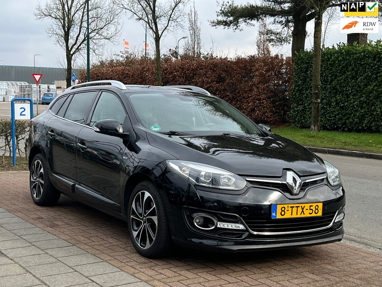 Renault Mégane Estate - 1.2 TCe BOSE *PANO|P. CAMERA|NAVI - AutoWereld.nl